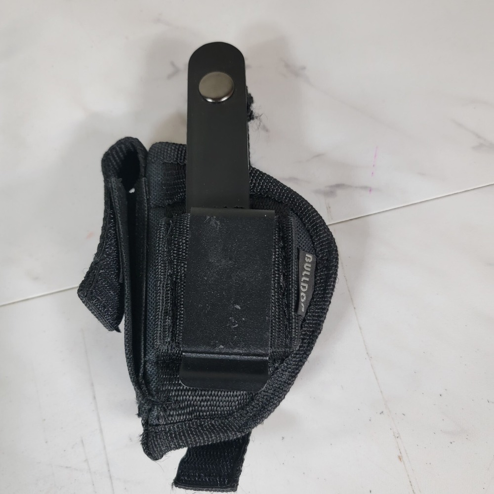 Bulldog‎ Black Right Handed Gun Holster 5" Belt Clip